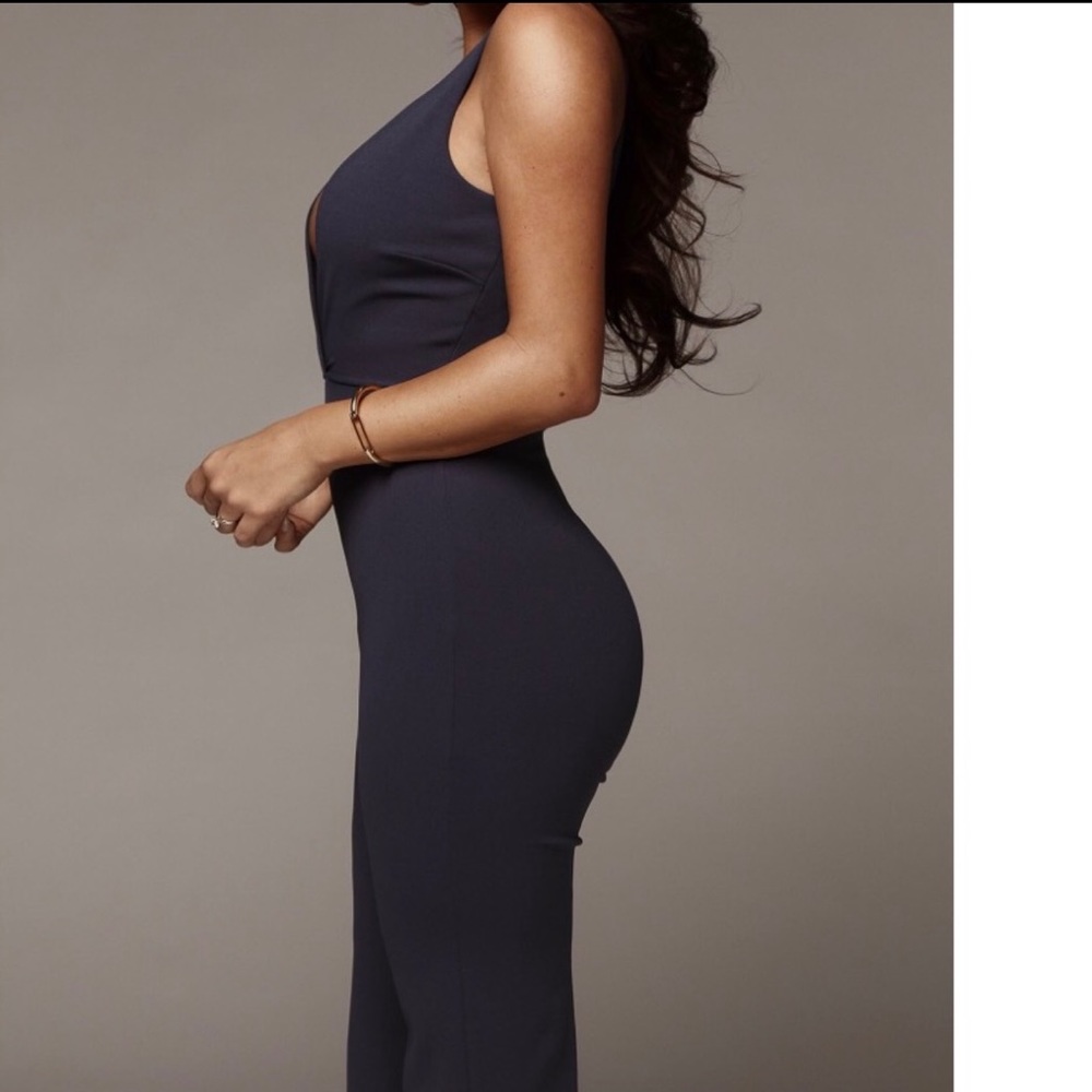 ποΈποΈ HOST PICK π NWT JLUXLABEL Show Stopper Jumpsuit. Fits so well and very sexy - Picture 5 of 9